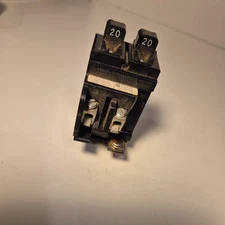 Bulldog Duplex Twin Tandem P2020, 20 Amp, 120 Volt, 2x 1 Pole Pushmatic