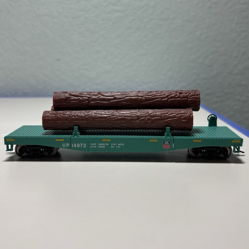 Coche plano Union Pacific UP 14972 escala HO verde con troncos marrones carga dos rieles (RARO) | Condition: New