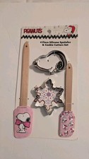 Peanuts 4 Piece Silicone Spatulas & Cookie Cutters Set