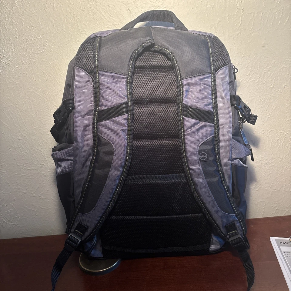 Mochila Dell Tek 17 en gris Foto 2 de 3