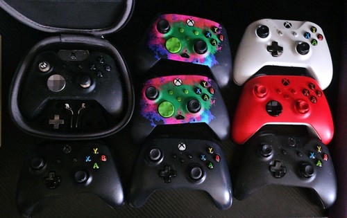 8 Used Xbox controllers