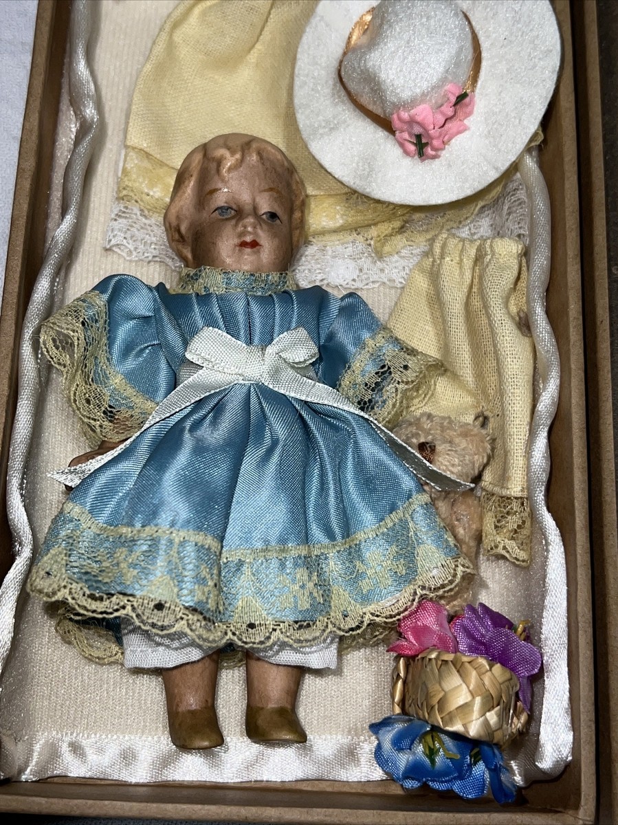 VICTORIAN TRADING CO CURLILOCKS ANTIQUE REPLICA CERAMIC DOLL WITH