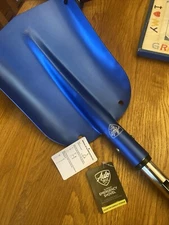 Foldable Aluminum Shovel With Telescoping Shaft Extends To 40 Inches