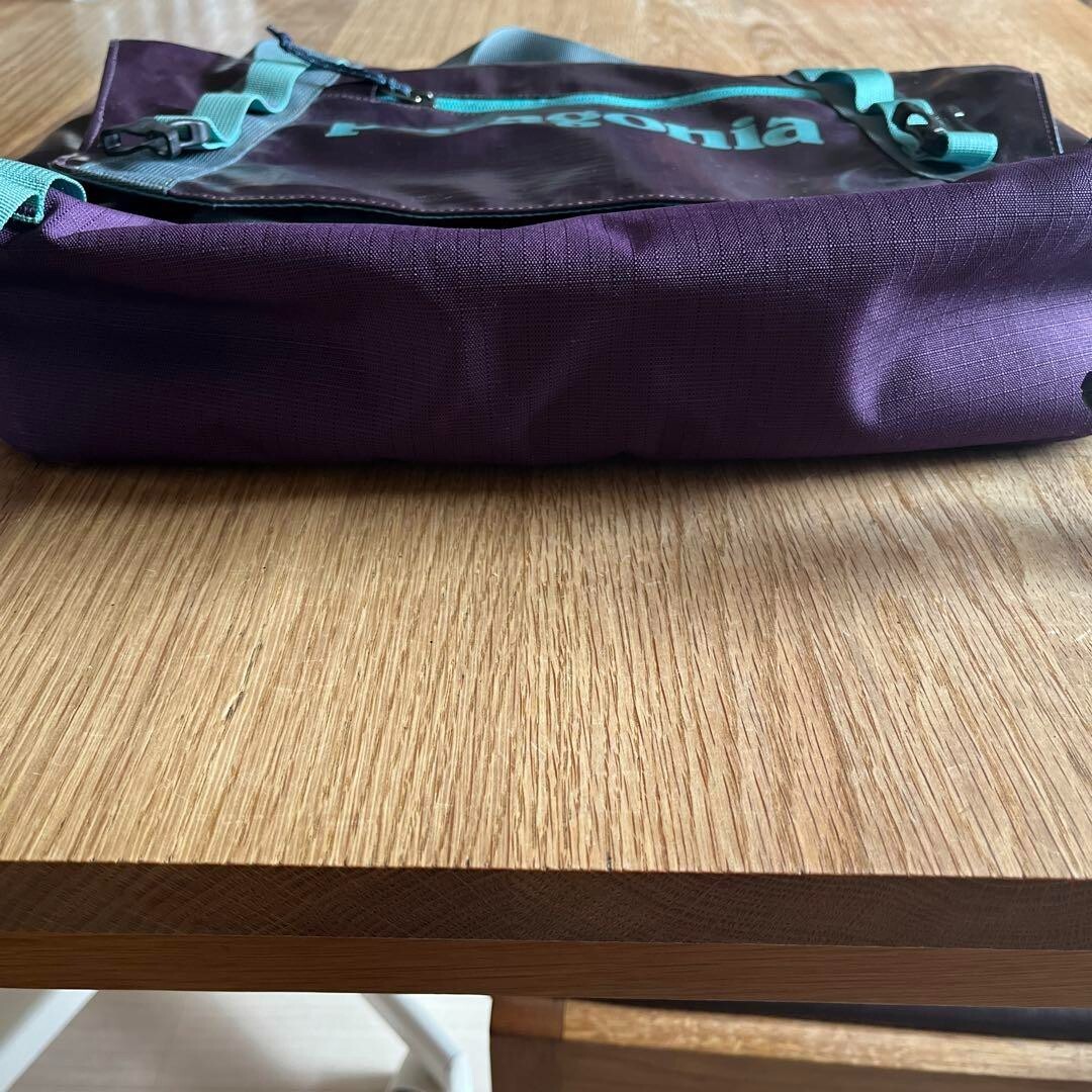 ☆希少・廃番商品☆patagonia ブラックホール メッセンジャー Patagonia Black Hole Mini Messenger Bag 12L Purple E-Green