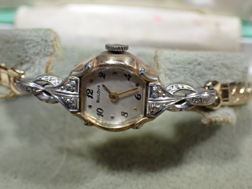1954 Bulova Goddess of Time Ladies Wristwatch 2-Tone 10 K RGP 4 Diamonds + Case - Picture 3 of 11