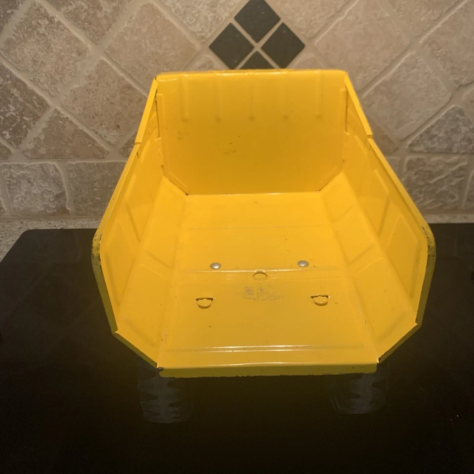 Camión de volteo Tonka # 354 Mighty metal prensado acero amarillo Hasbro 16" 2012 Foto 4 de 4