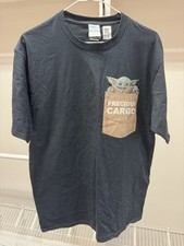 Star Wars Mandalorian Baby Yoda Men  s Short Sleeve T-shirt Black Size Large NWT