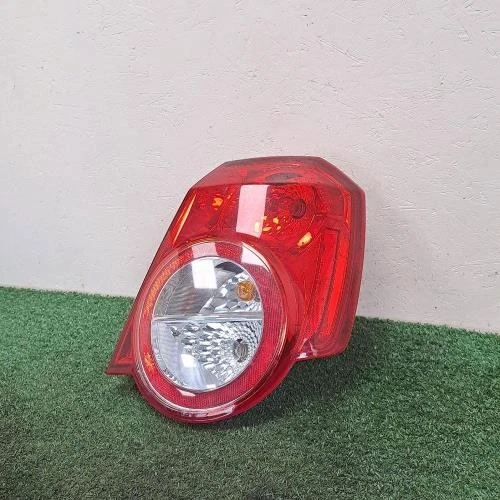 Feu arriere principal droit (feux) CHEVROLET AVEO 1 1.2 16V 95952067 - Photo 2/4