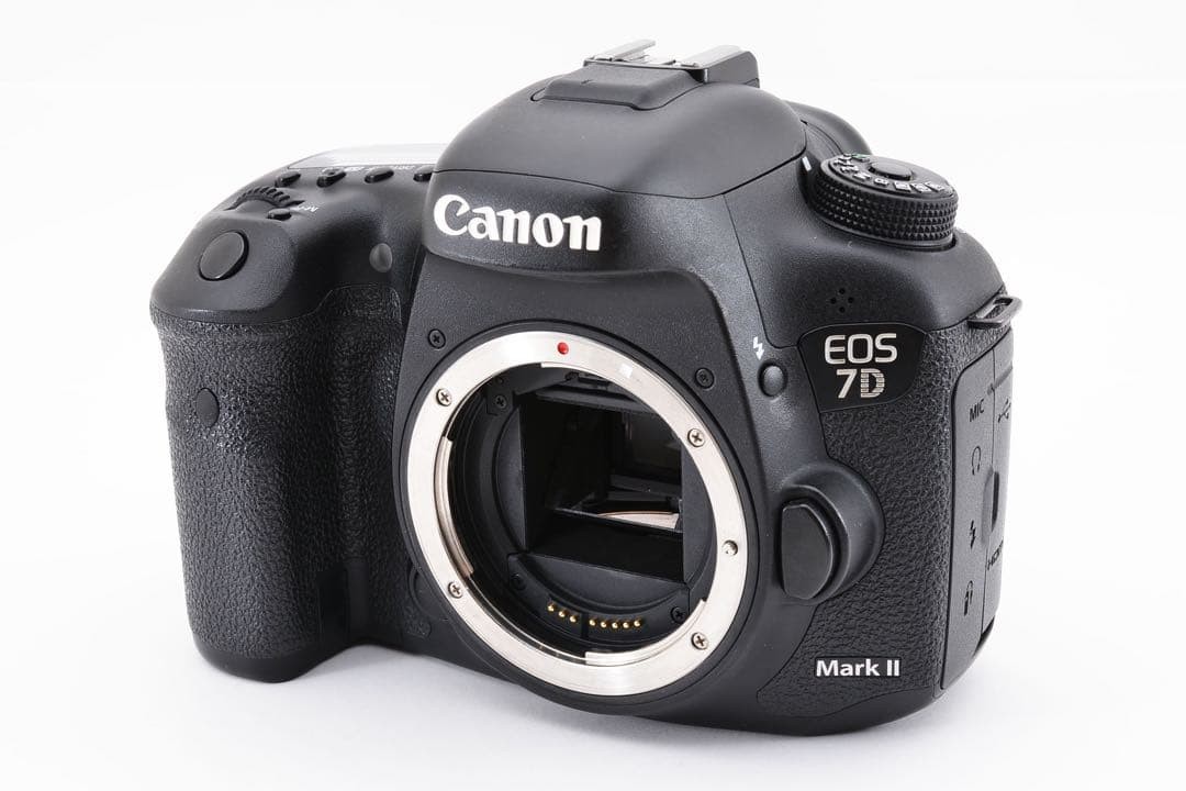 Canon EOS 7D Mark II Dual Lens Kit EF 28-80mm 75-300mm Excellent