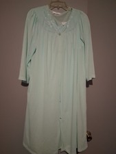 VINTAGE MISS ELAINE NIGHTGOWN HOUSECOAT-- SMALL