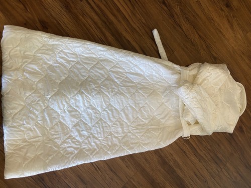 MISS ELAINE Vintage Satin Quilted White Button BathRobe Medium Housecoat 6598 - Picture 7 of 9