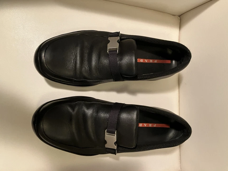 Mocasines de conducción de cuero para hombre Prada con hebilla plateada - talla 10,5 EE. UU. (44,5 UE) Foto 2 de 4
