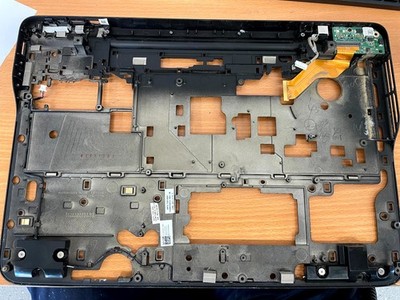 Dell XPS L702X Laptop Original Handauflage Rahmen Gehäuse Chassis Ersatz - G61