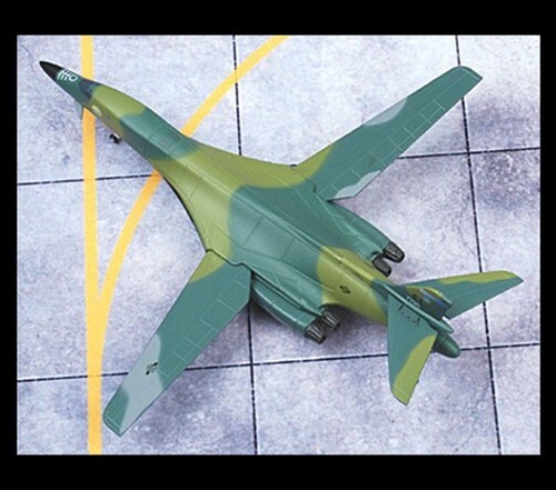 Dragon Wings 1:400 SCALE B-1B Lancer 28th Bomb Wing Ellsworth AFB #56225~MIB - Picture 2 of 3