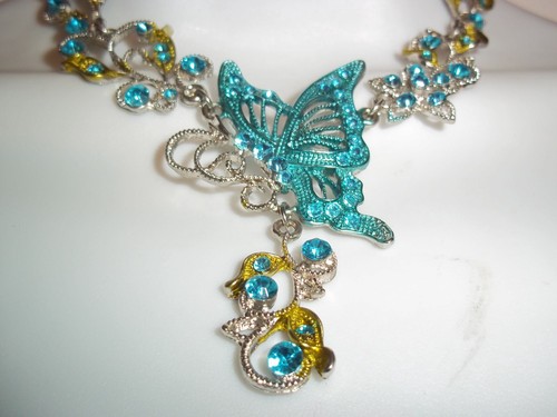 BETSEY JOHNSON ATEMBERAUBENDE BLAUE ANTIKE LOOK SCHMETTERLING BLUMENHALSKETTE, NEU - Bild 2 von 7