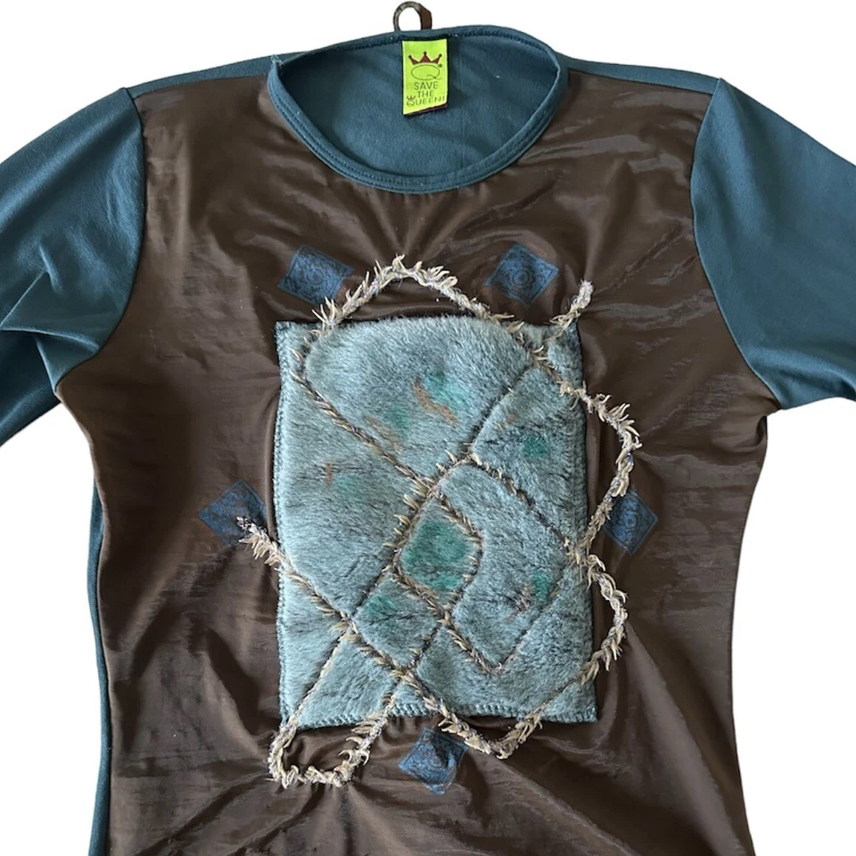 Camisa Top SAVE THE QUEEN Abstracta Bordada Peluda Manga Larga Talla XS Foto 3 de 4