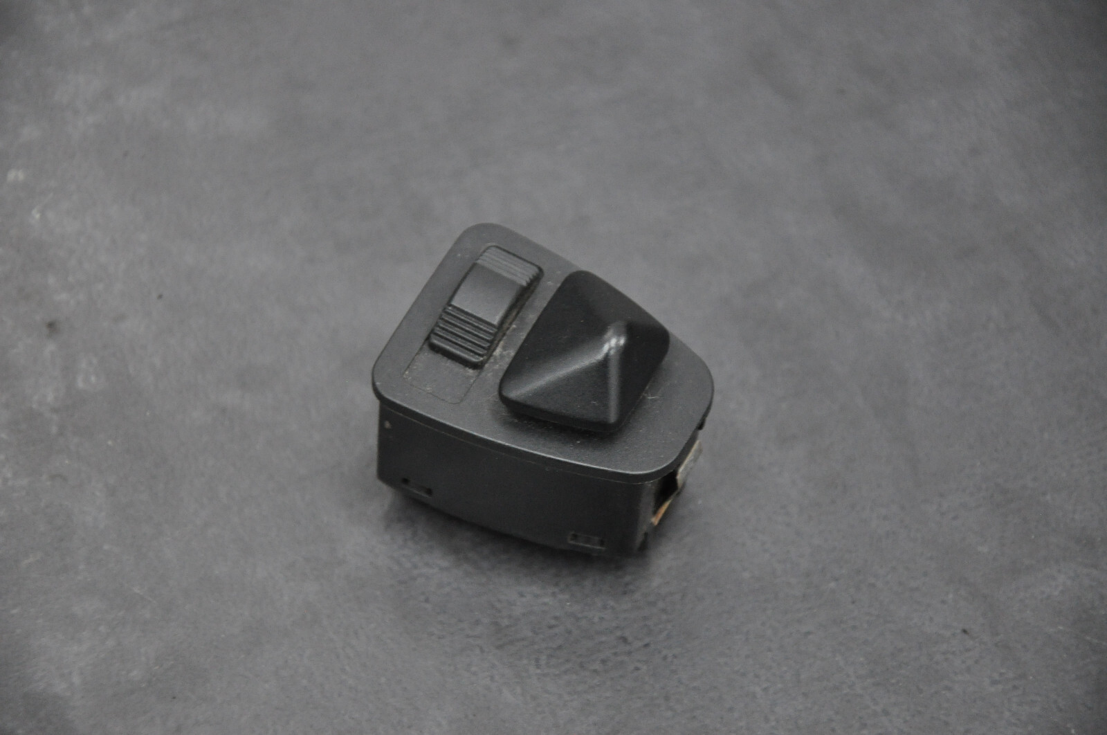 Bouton De Réglage Rétroviseur Pour BMW E46 - Pièce D'origine BMW Occasion, Référence 8373691
