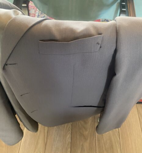 HUGO BOSS 2pc Gray Suit 42R. 34” Waist Pants.two Small Holes By Jacket Pocket. - Picture 15 of 16