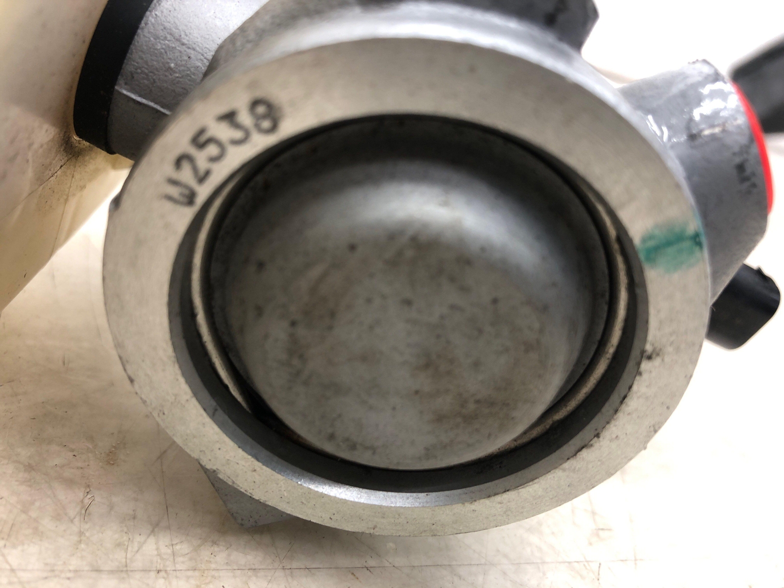 2009 ASTON MARTIN VANTAGE BRAKE MASTER CYLINDER W/RESERVOIR & CAP *9K MILES* OEM