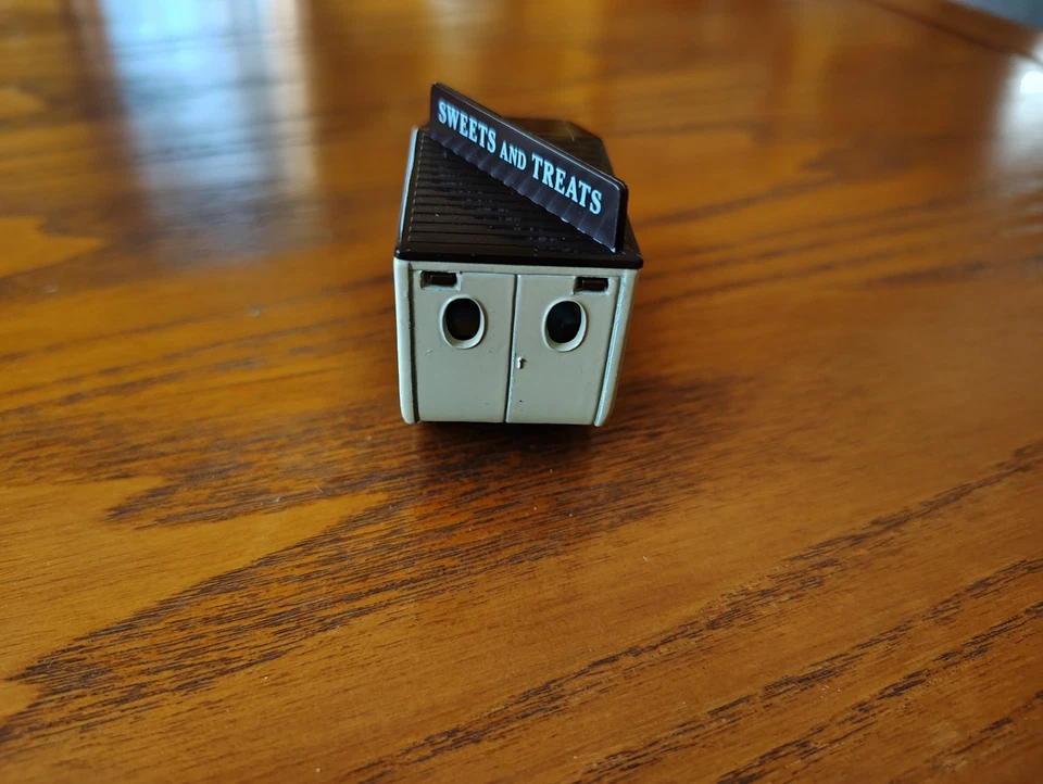 Vintage Lledo Days Gone Series 1934 Ford Model A Delivery Truck Die Cast - Image 2 of 4