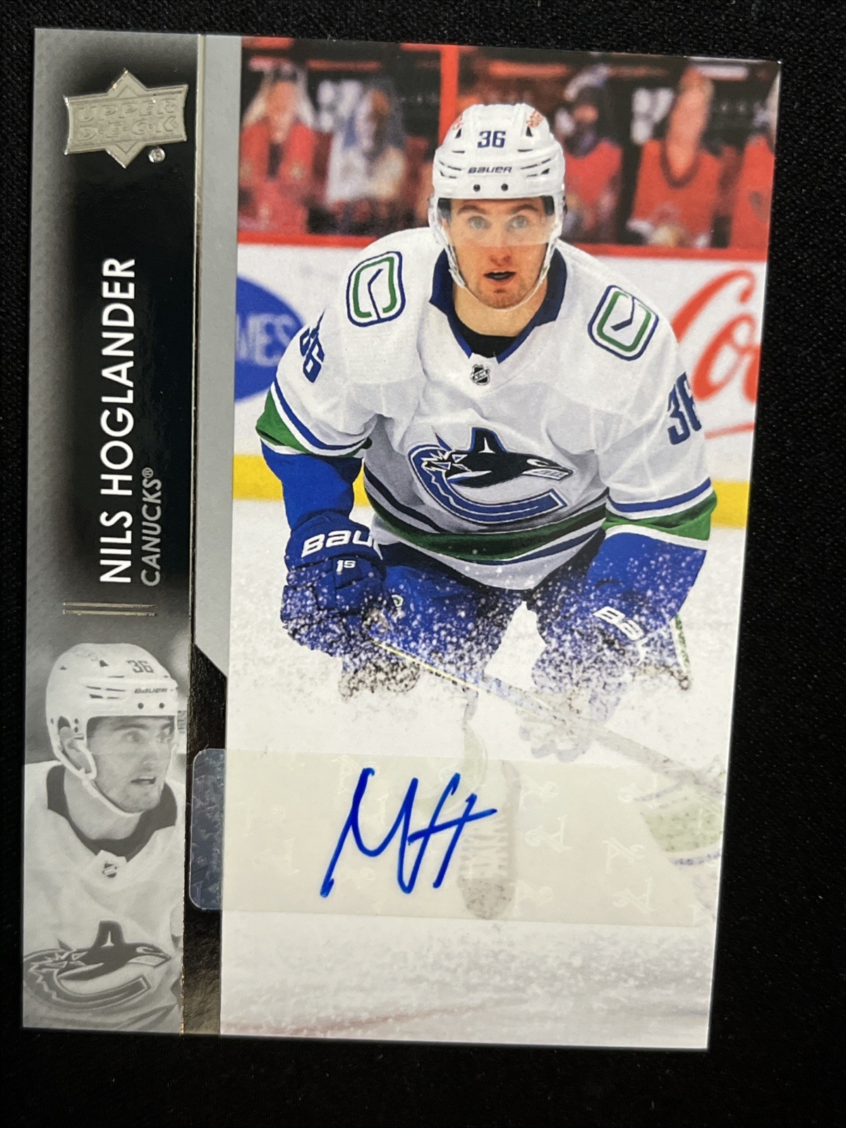 21-22 UD Series 1 Hockey Auto Snow Spray Photo Variant 174 Nils Hoglander