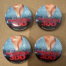 4 StΓΌck Piranha 3DD Movie Pins * Original Promo Pins * Neu unbenutzt * Bikini