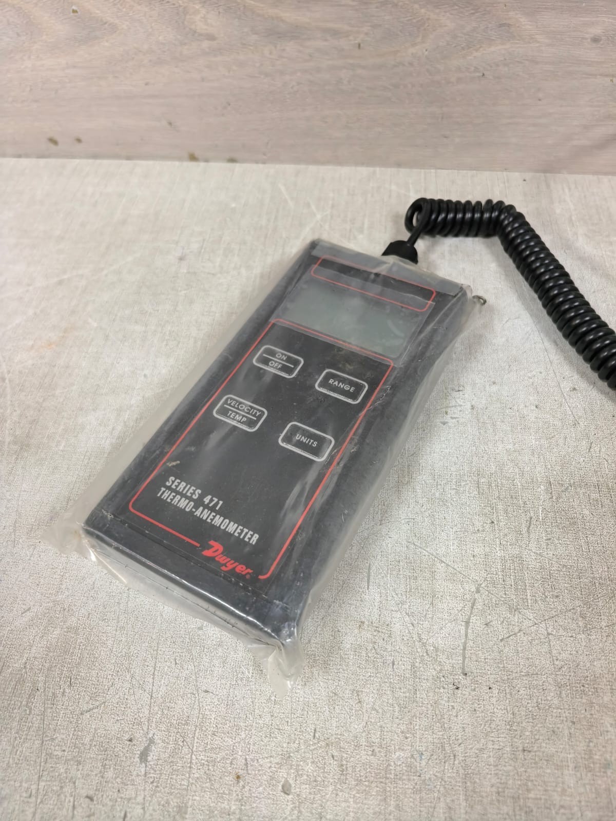 Dwyer SERIES 471 DWYER SERIES 471 THERMO-ANEMOMETER 7