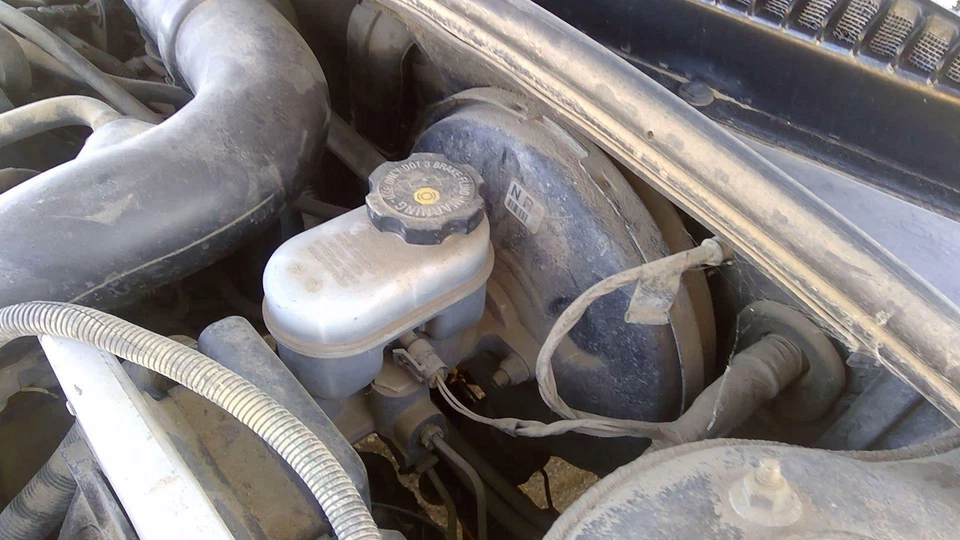 2000 2001 2002 Saturn Sl2 Power Brake Booster With Master Cylinder Pair Set Oem - Image 3 of 4