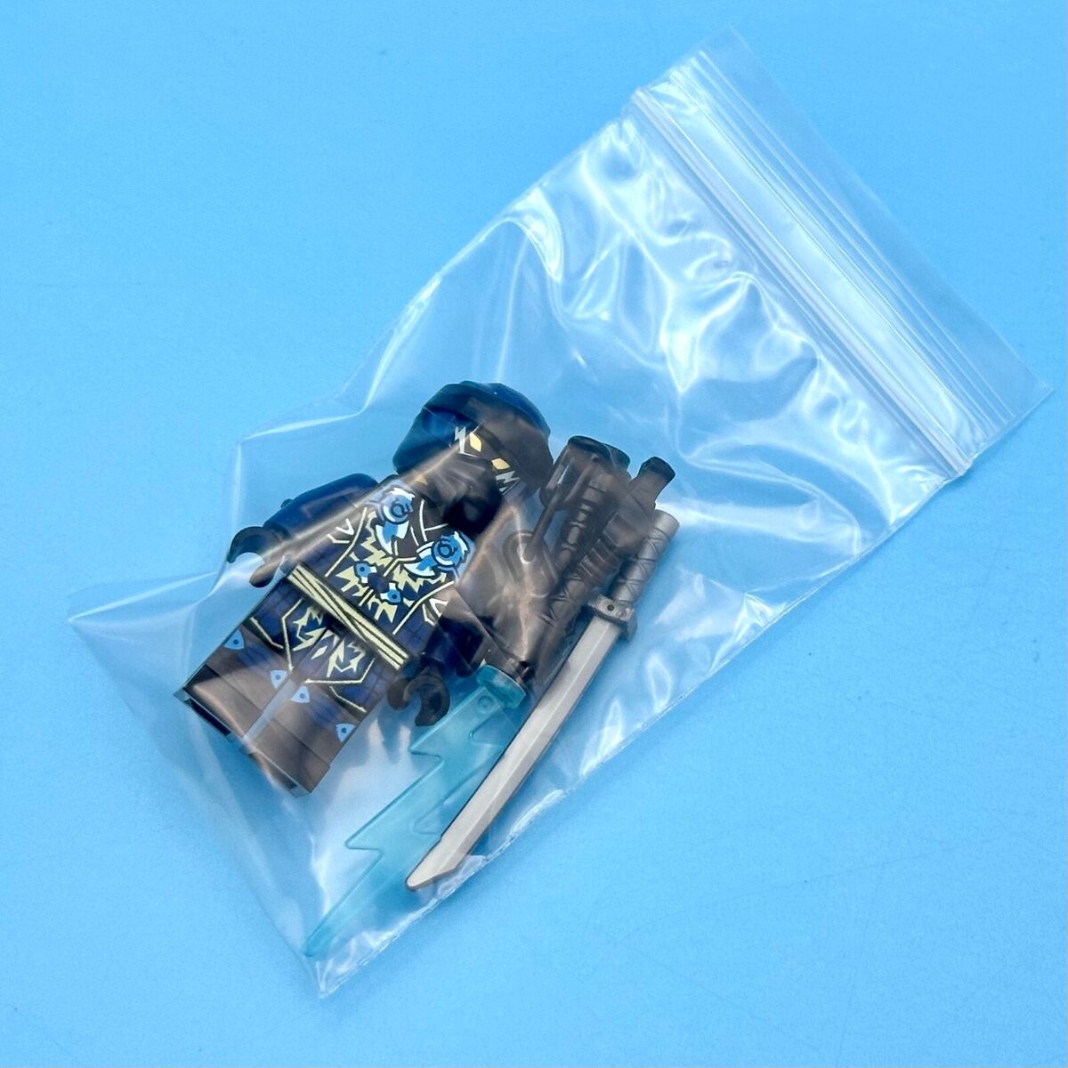 LEGO Ninjago Dragons Rising Evil Jay + Weapons Minifigure LEGO Ninjago Dragons Rising Evil Jay + Weapons Minifigure