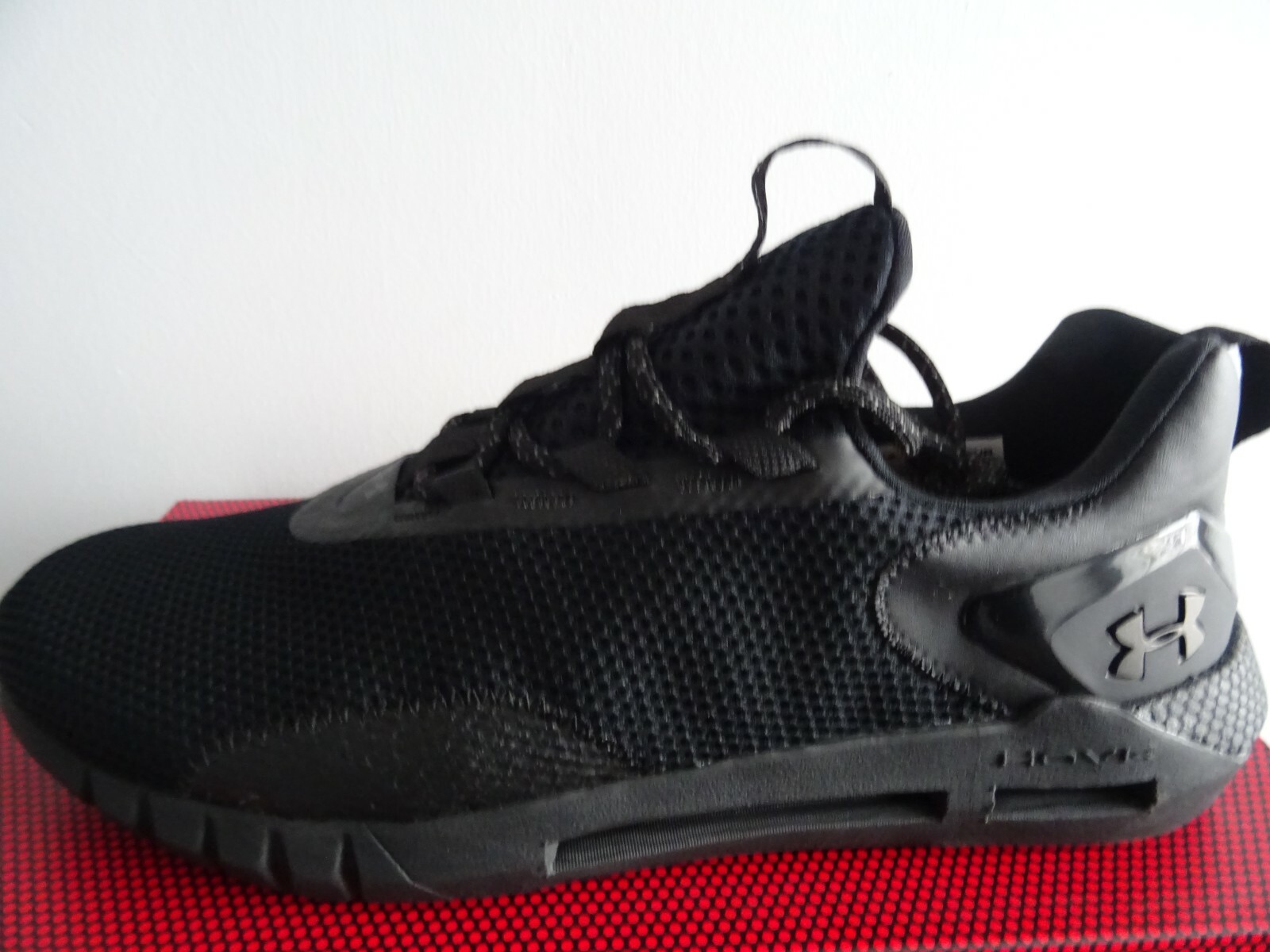 UA Hovr STRT mens trainers shoes 3022580-002 uk 10 eu 45 us 11 NEW+BOX