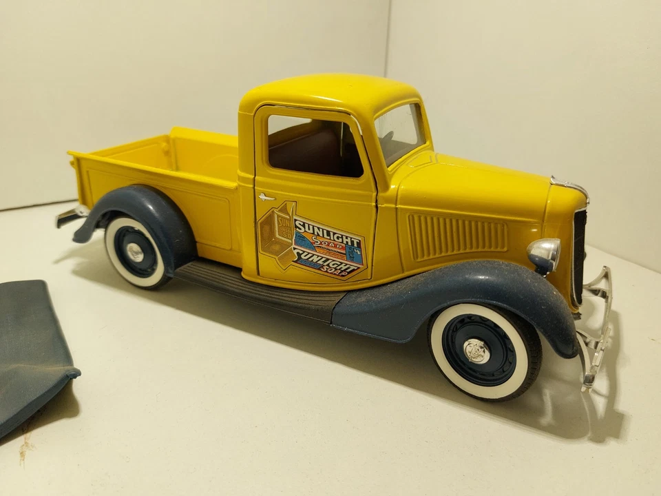 FORD V8 MARCA SOLIDO 1/19 - Immagine 4 di 4