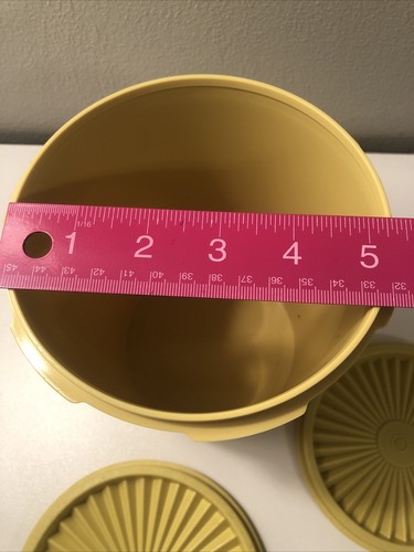 Vtg Tupperware Set of 2 Servalier Canisters w/ Seal Harvest Gold 809-6 and 811-6 - Picture 9 of 10