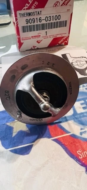 TERMOSTATO Y JUNTA ORIGINALES LEXUS LS400 (1998-2000) OEM  Foto 2 de 3