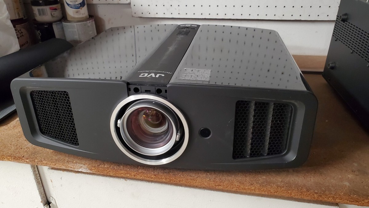 JVC DLA-RS1 Reference Series HD Projector 1080P 3-CHIP D-ILA HDMI