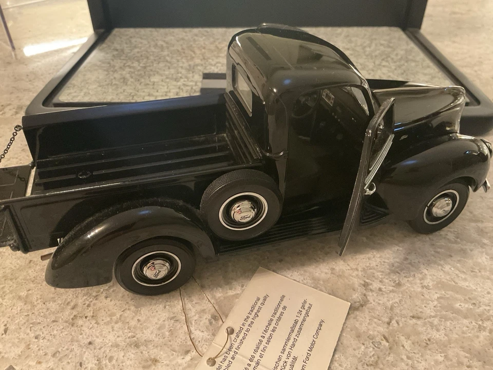 FRANKLYN MODELO DE PRECISIÓN FUNDIDO A PRESIÓN COMO NUEVO... CAMIONETA FORD 1940 NEGRA. IMPECABLE Foto 2 de 4