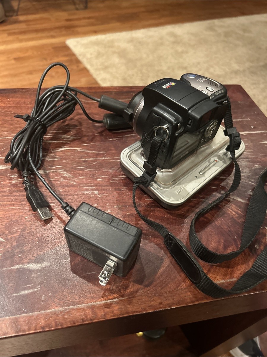 Kodak EasyShare DX7590 5.0MP Zoom Digital Camera & Dock Kit
