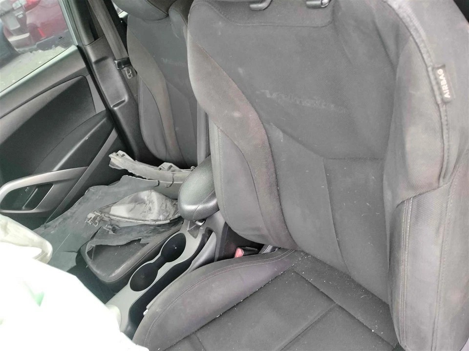 BLK RIGHT FRONT DOOR TRIM PANEL 2015 HYUNDAI VELOSTER Foto 4 de 4