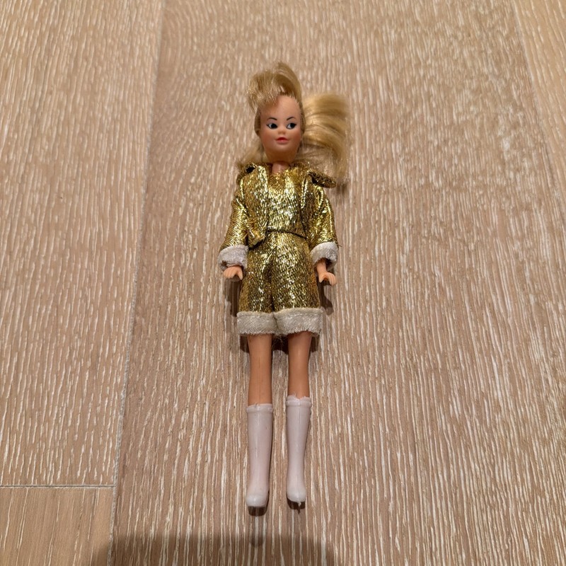 REMCO 1976  I Dream Of Jeannie doll in gold outfit
