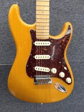 FENDER USA AMERICAN DELUXE STRATOCASTER Used 2004 Alderbody Mapleneck w/Hardcase