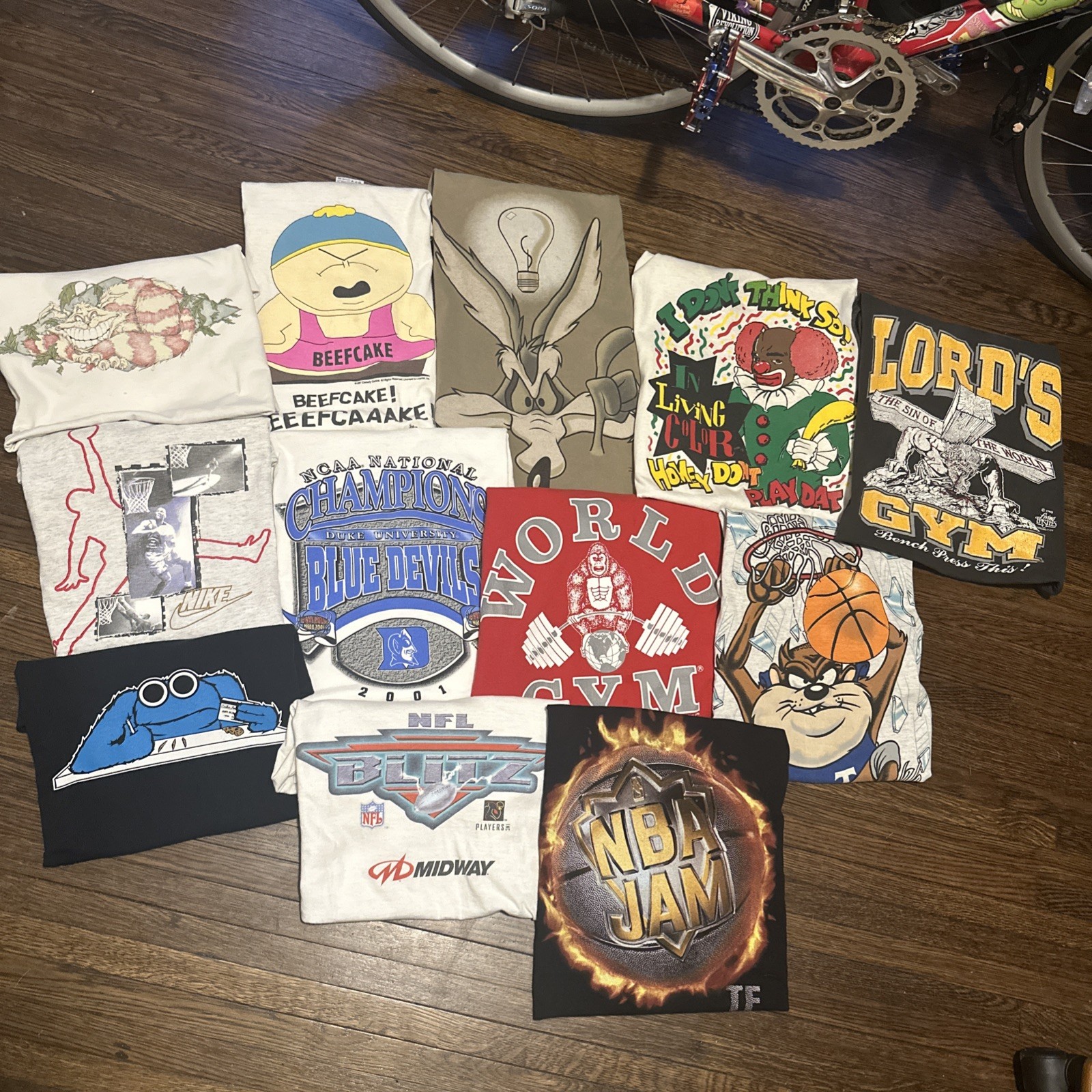 Lot (12) Vintage 90s  Early 2000s  Rare T-shirt Bundle Size Large And XL  Shirts