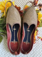 Vintage 1950s  70s Indian Jutti Mojari       Shoes Hand-Embroidered Zari Leather