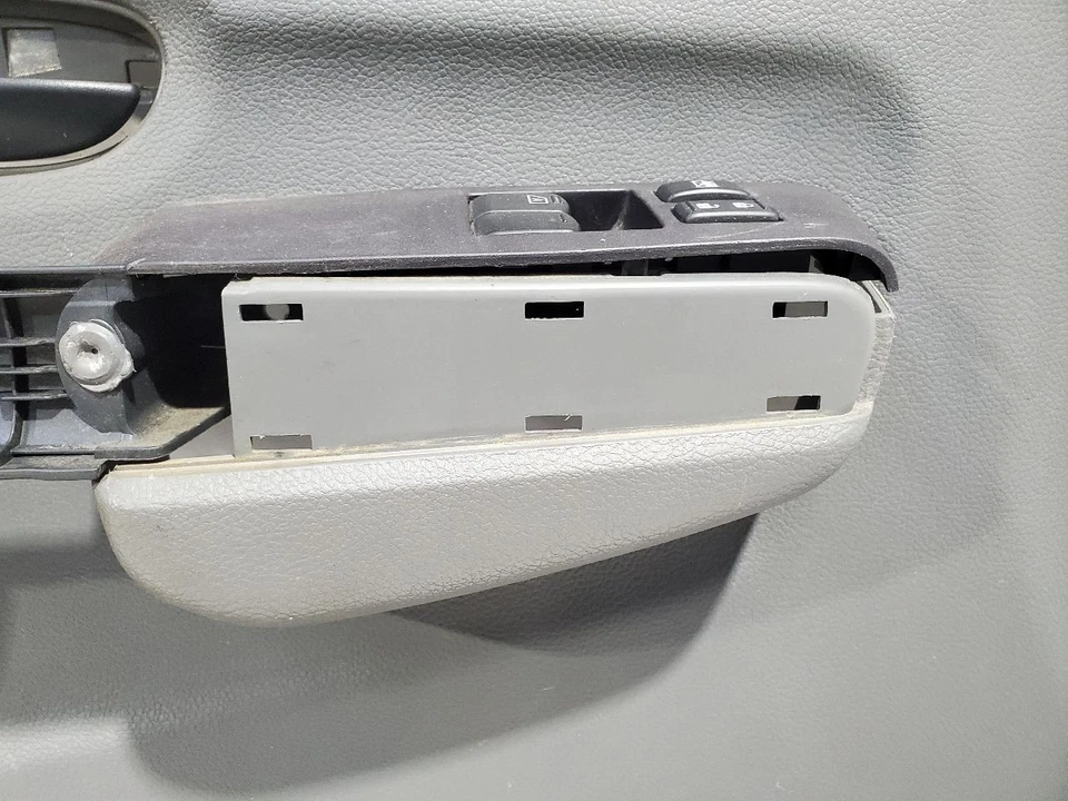 Panel de moldura interior de puerta delantera izquierda usado se adapta a: Nissan Nv 2500 2014 grado A Foto 3 de 4