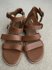 Eurosoft By Sofft Brown Tan Cognac Sandal Sz 8.5