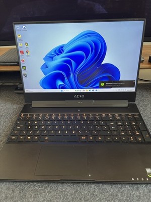 GIGABYTE AERO 15X (v8) - 32GB RAM - 1,5TB SSD - GTX 1070 Max-Q - WiFi 6 - Originalverpackt