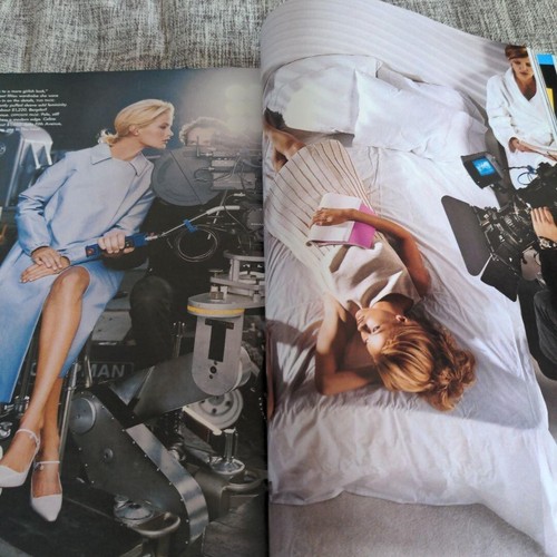 VOGUE Fashion Magazine US March 1999 Carolyn Murphy Cover - Picture 9 of 10