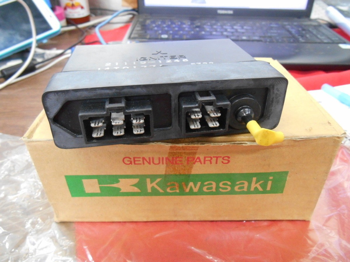 NOS Kawasaki OEM Ignitor CDI Black Box 1986-2003 ZG1200