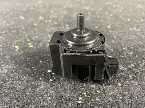 Koenic KWM 8212 C INV / Niveauregler Druckwächter Teile Nr. DC5V10mA #526-7