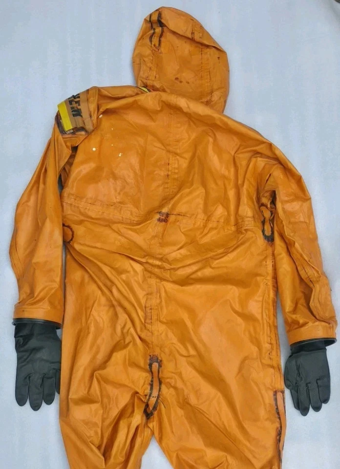TRELLCHEM BUTYL ORANGE FULL BODY CHEMICAL SUIT SIZE-L FOR TRELLBORG SWEEDEN - product detail image 6