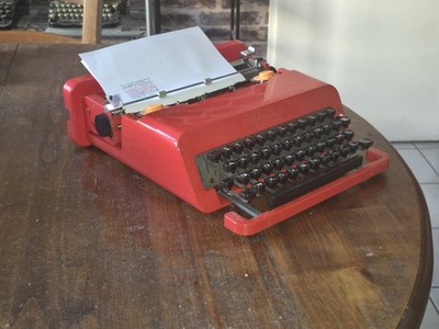  Schreibmaschine Olivetti Valentine S (1. Generation)   Ettore Sottsass