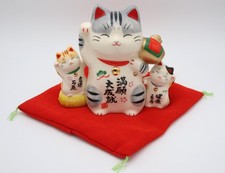 Maneki Neko Lucky Cat Family Ceramic Figurine Set w/ Red Cushion - Japan Import